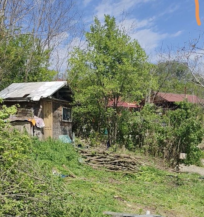 Vând teren intravilan   la 20 km de cluj