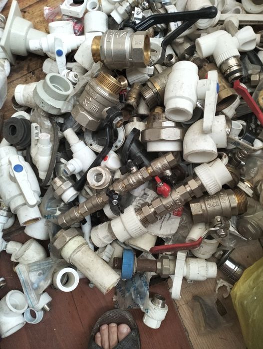 Продам сантехнические фитинги