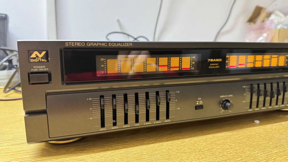 Egalizator Universum EQ46010