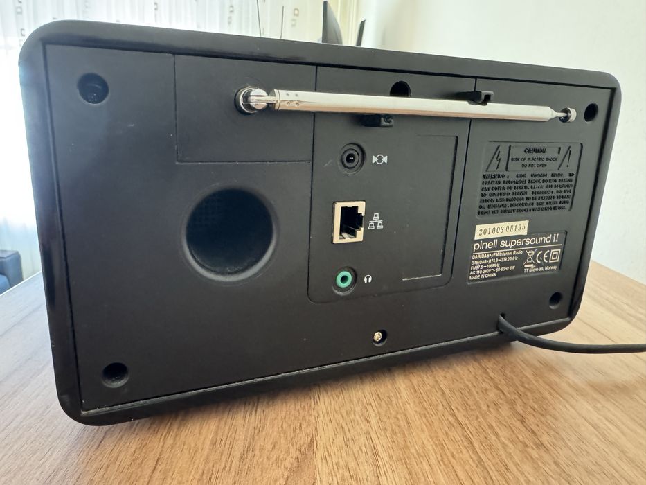 Pinell Supersound ll Radio FM, network player cu telecomanda.