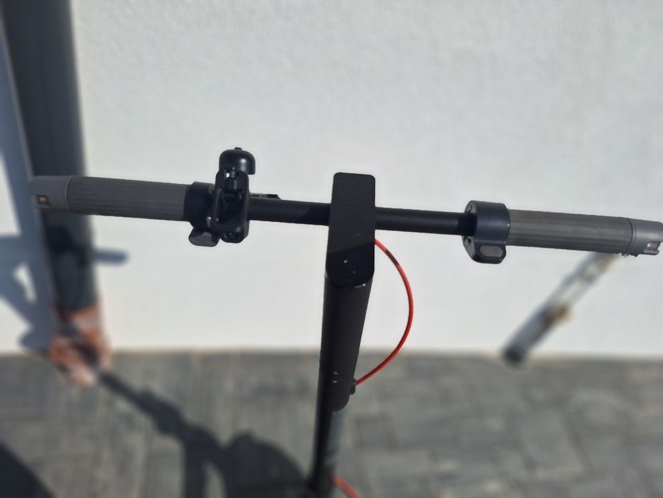 Vând trotinetă electrică XIAOMI 4 PRO GEN 2, 10 inch, pliabilă, negru