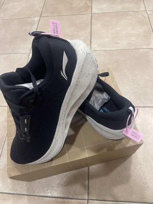 Беговые кросовки Li-ning.