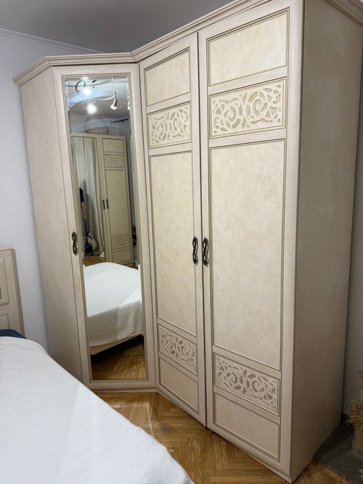 Гарнитур и кровать