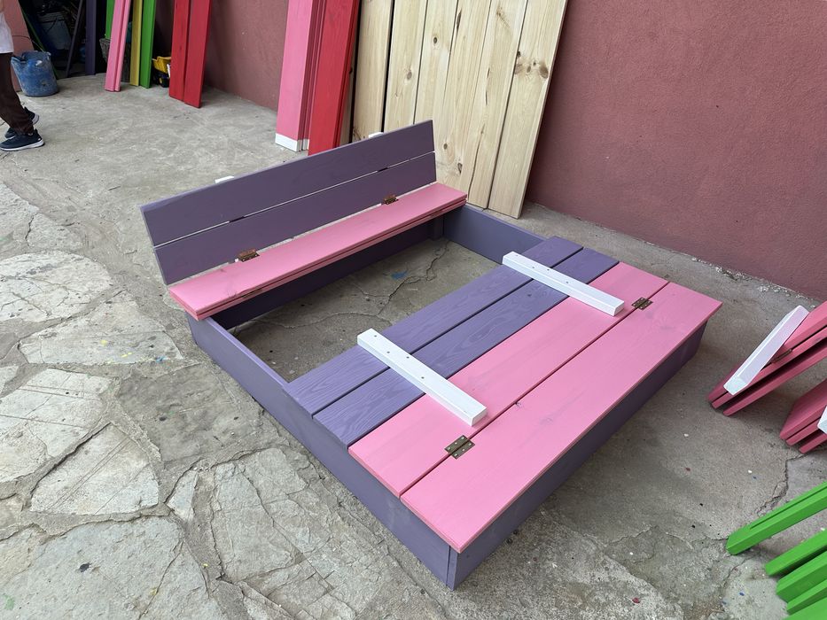 Детски пясъчник с пейки и капак