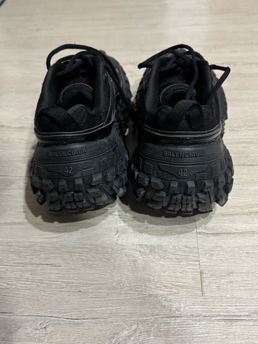 Balenciaga bouncer / defender black