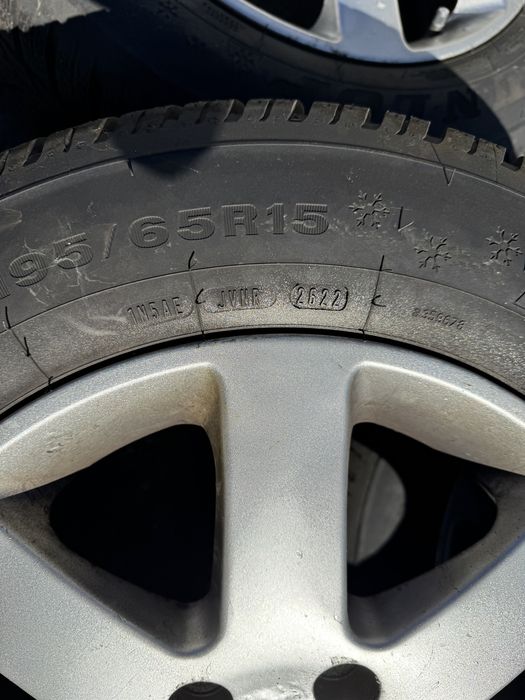 Anvelope iarna Dunlop DOT 2022 ca noi + Jante aliaj 15 inch