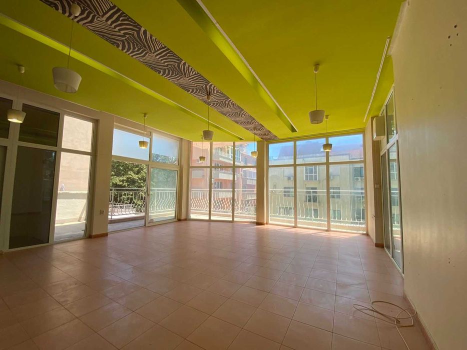 Дава се под наем Заведение в Варна, Бриз - 147 кв.м за 600 € - Снимка #1