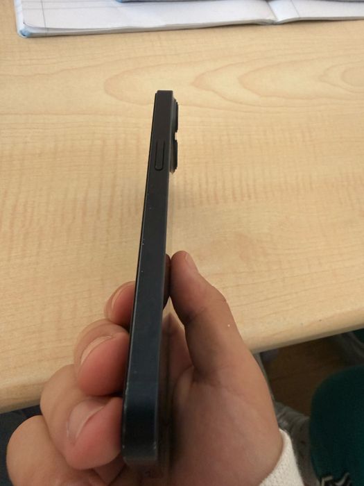 Iphone 13 simplu 128 g 100 baterie mai multe detali in pv