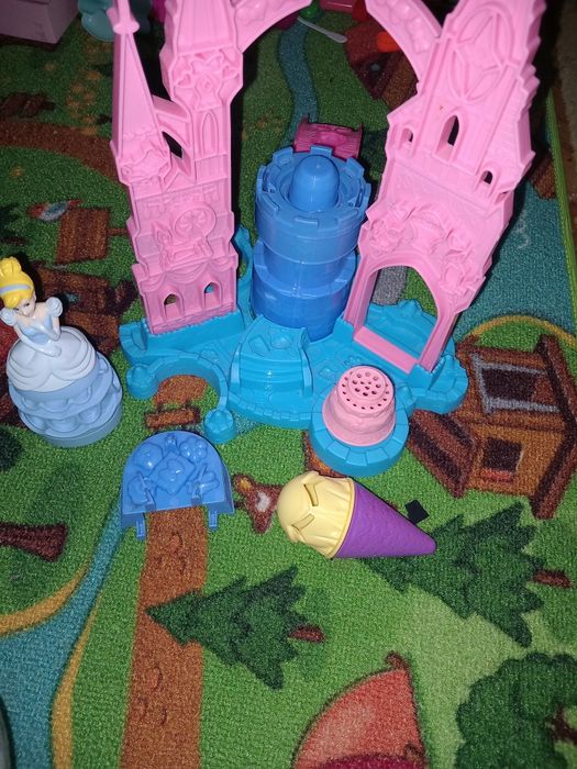 Jucarii plastelina castel