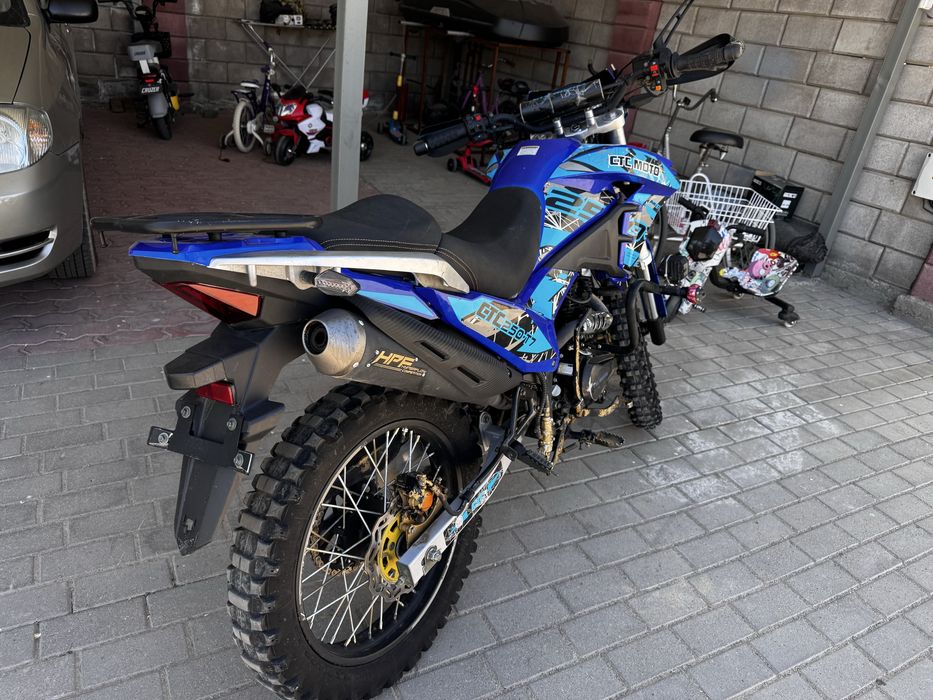 Продам мотоцикл 250 кубов