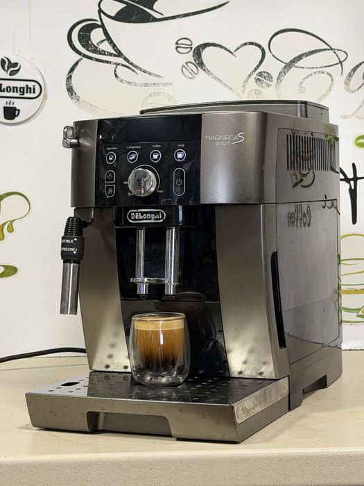 Кафемашина кафе автомат delonghi magnifica S SMART с гаранция