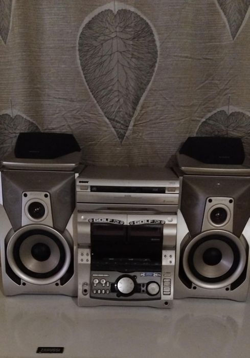 Продавам SONY RX99