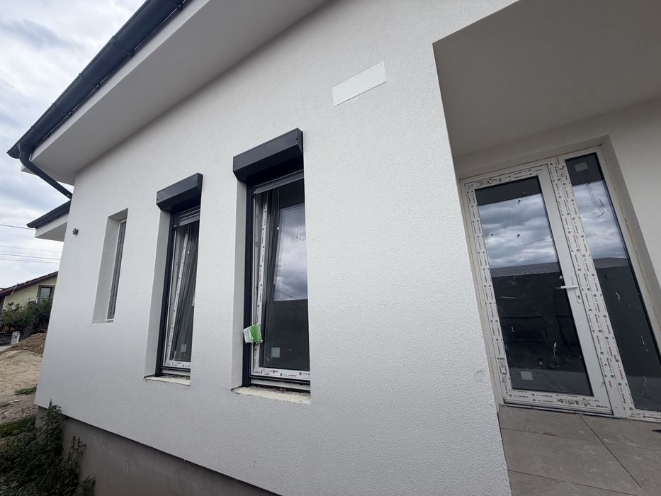 Proprietar vand casa in Giroc zona centrala . Ultima disponibila