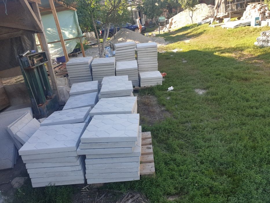 Capace gard /coama gard/piatra decorataiva