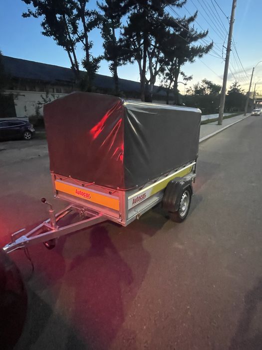 Vand remorca basculabila 750kg inmatriculta numere negre