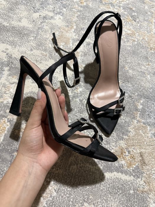 Босоножки (черная туфли в подарок)