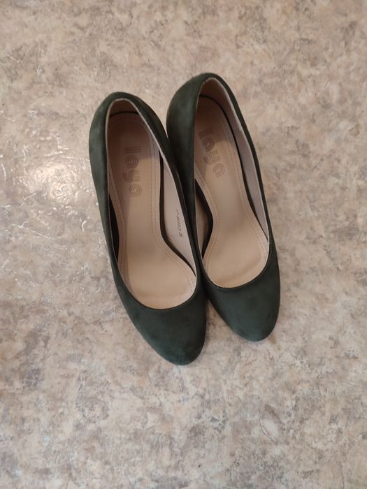 Продам туфли по 2000 тг