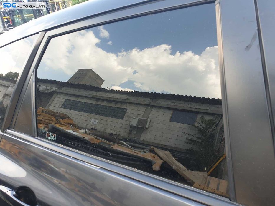 Geam Sticla de pe Usa Portiera Dreapta Spate Mazda 3 2003 - 2009