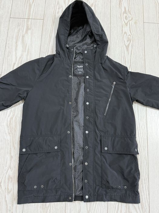 Куртка Pull & Bear с капюшоном.