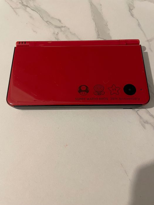 Nintendo DSi XL Mario Edition