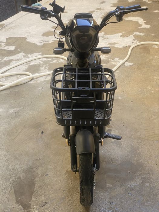 Скутер сотилади,