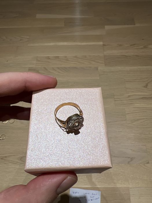 Inel de colectie cu diamante