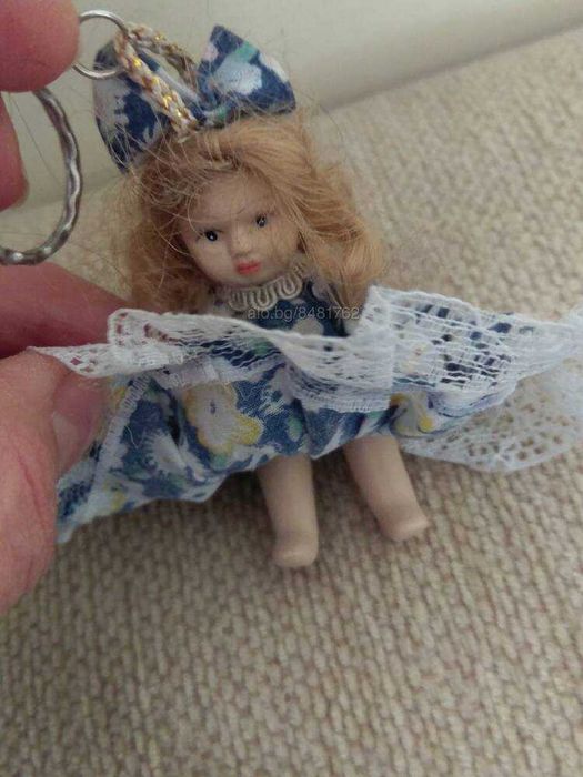 Кукла с музикалния механизъм (счупен крак)