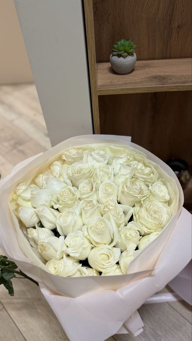 Букет белые розы