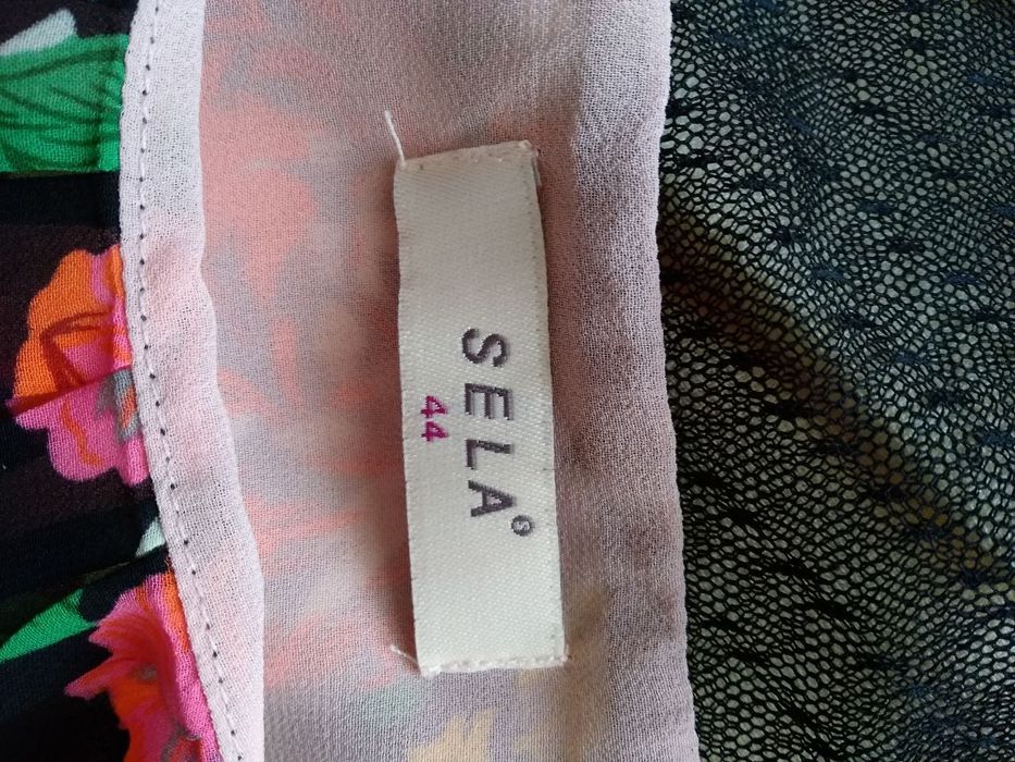 Продается костюм на девушку.