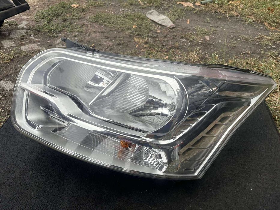 Оригинални фарове Ford Transit 2014