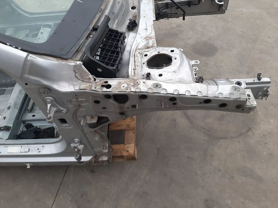 lonjeron cu semi aripa dreapta mercedes cla x117 2017