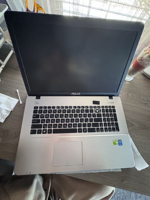 Лаптоп Asus model f751l