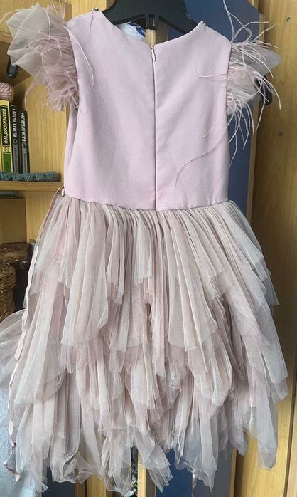 Продам детское платье на 6-7 лет