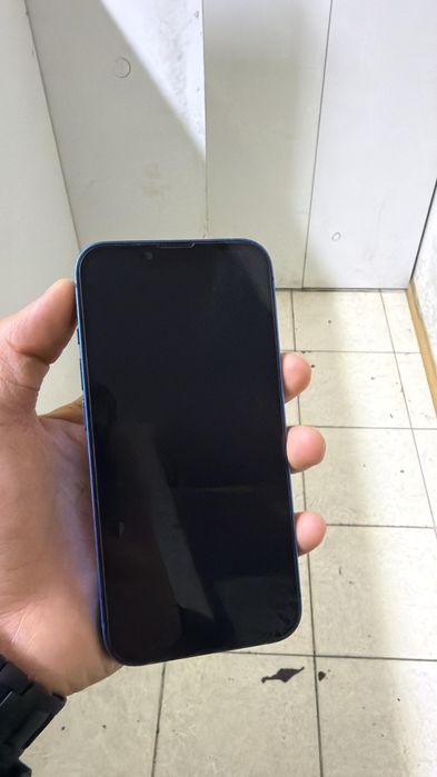 IPhone 13  көк түсте