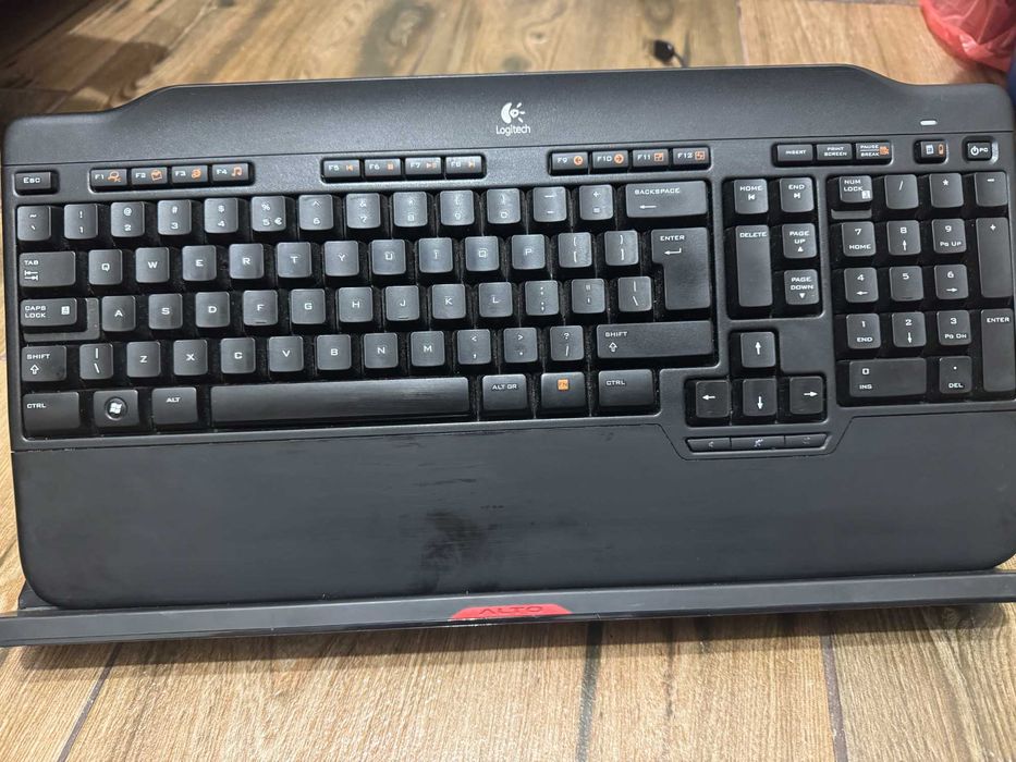 Tastatură Logitech Alto Cordless Stand laptop
