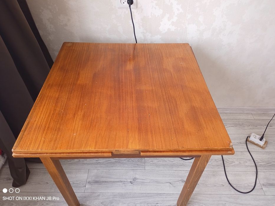 Отдам даром кухонный стол