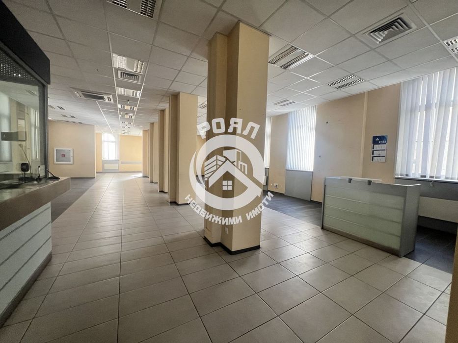Дава се под наем Офис в Хасково, Център - 200 кв.м за 1275 € - Снимка #3