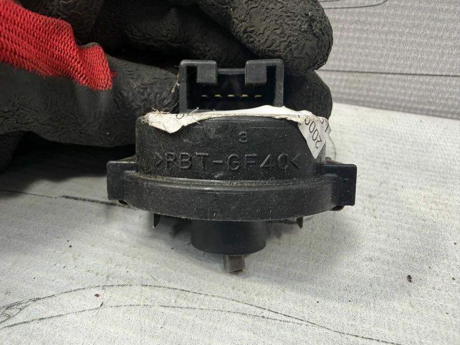 Actuator control suspensie Lexus GS 300 350 430 450H COD: 8924130041 2009 / [2005-2012] / (5B2)
