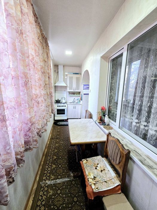 3.xona uy sotiladi evro remont ayrim jixozla qoladi podvoli bor agarot