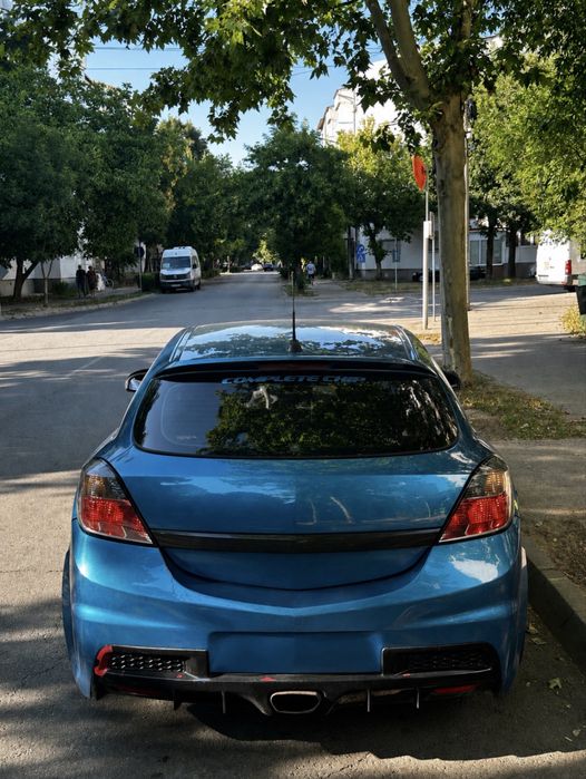 Opel astra h gtc