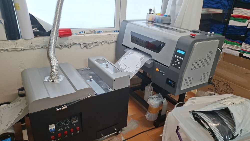 Продавам принтер с две глави i1600