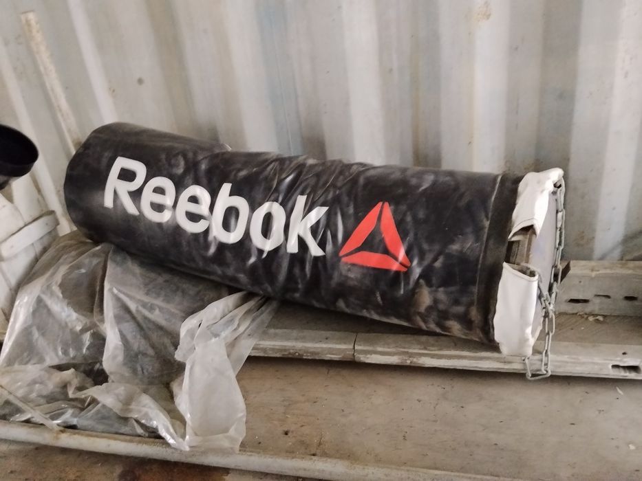 продам боксерскую грушу.в отличном состоянии.