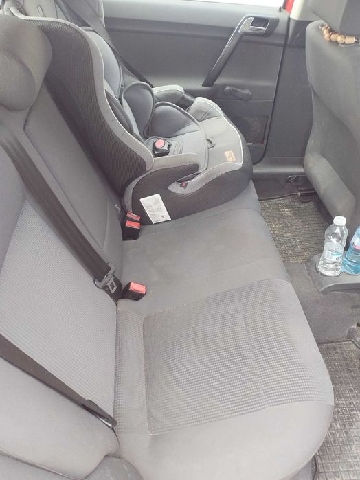 Продавам фолцваген поло