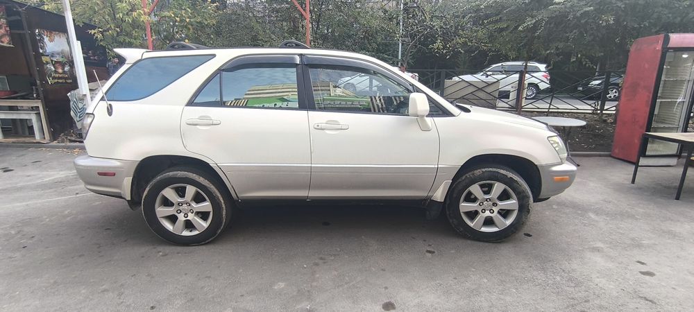 Продаётся Lexus RX300
