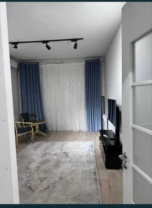 Сдается квартира красивим ремонтом