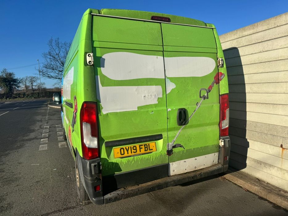 Usi spate Ford Transit. Custom