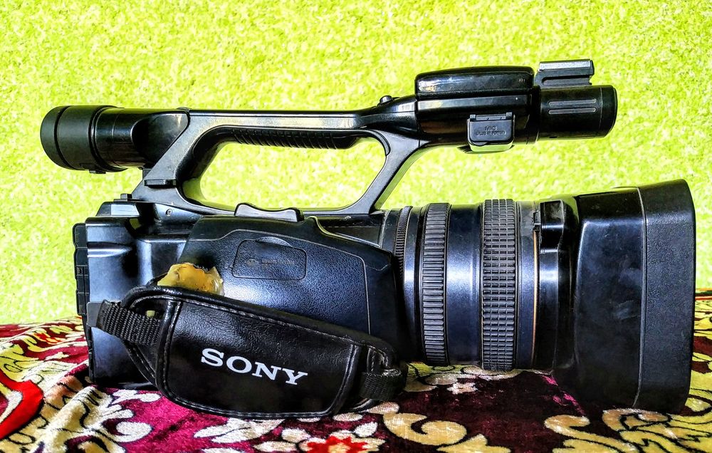 Sony 2200  2ta batariya bilan