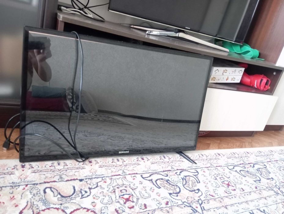 Самсунг. Телевизор. На запчасти