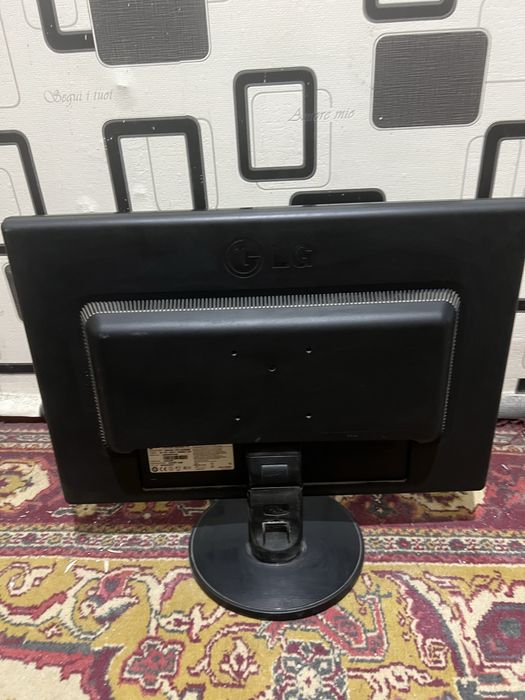 Монитор LG 22 срочно