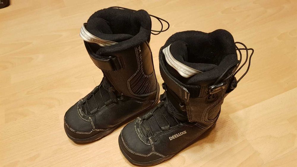 Booti 34-35 si legaturi Flow snowboard copii - stare foarte buna